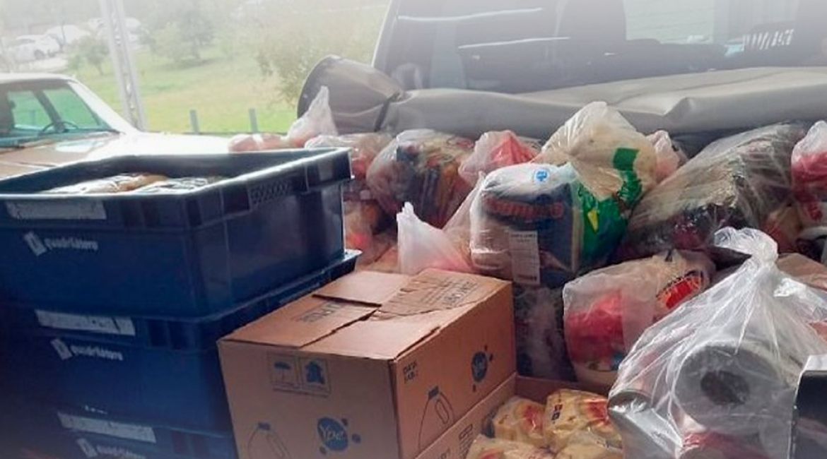 Campanha de Alimentos e Agasalhos. Entrega das doações e gente aquecida nesse inverno!