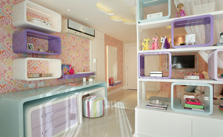 Quarto infantil com móveis em laca colorida
